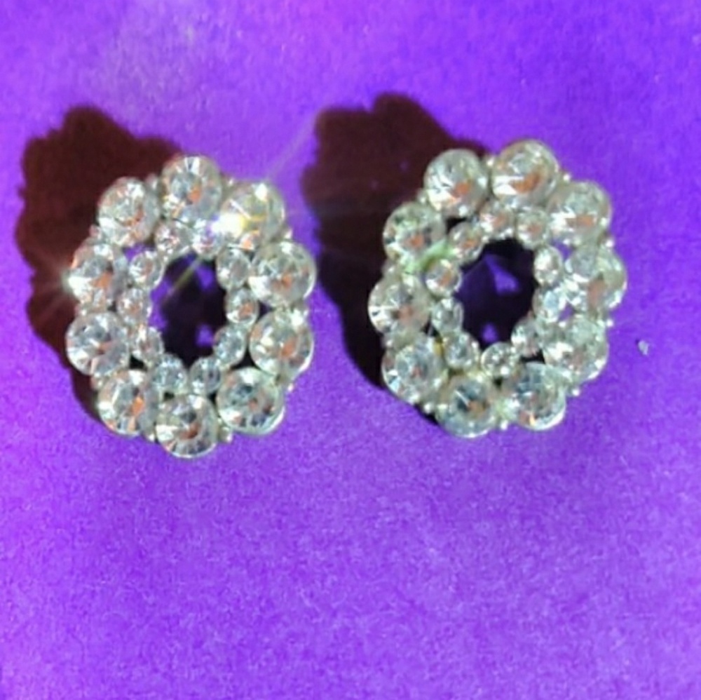 Vintage clip on earrings